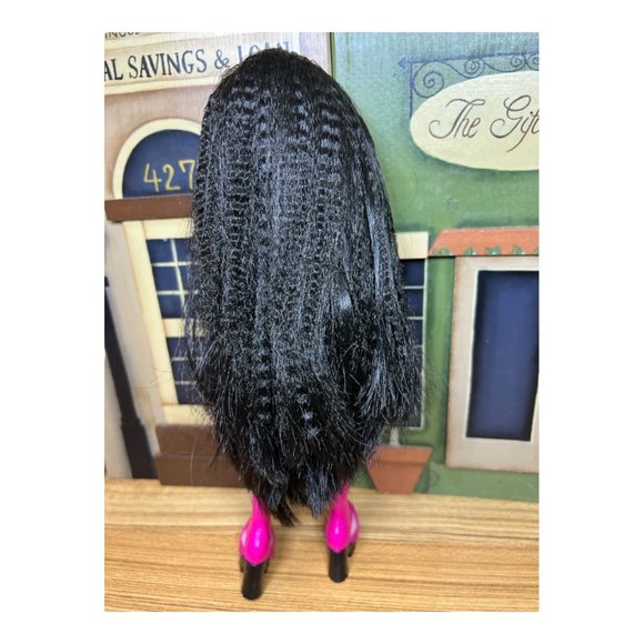 Vintage Bratz Jade Doll 2015 Green Eyes Long Black Crimped Hair 10" - Picture 10 of 11
